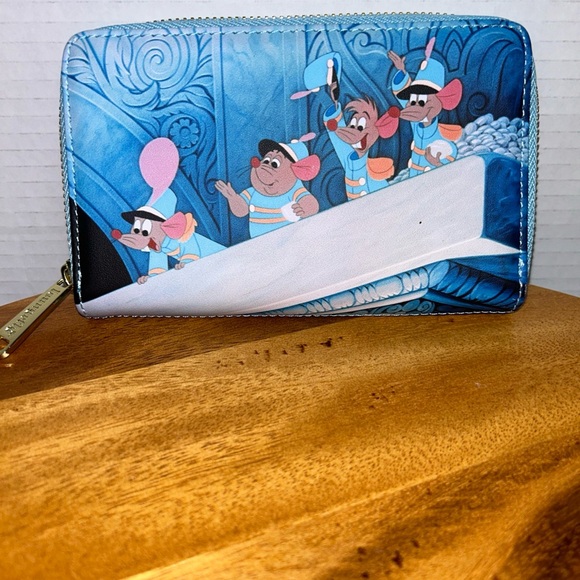 Disney Loungefly Cinderella Wallet - Picture 2 of 6
